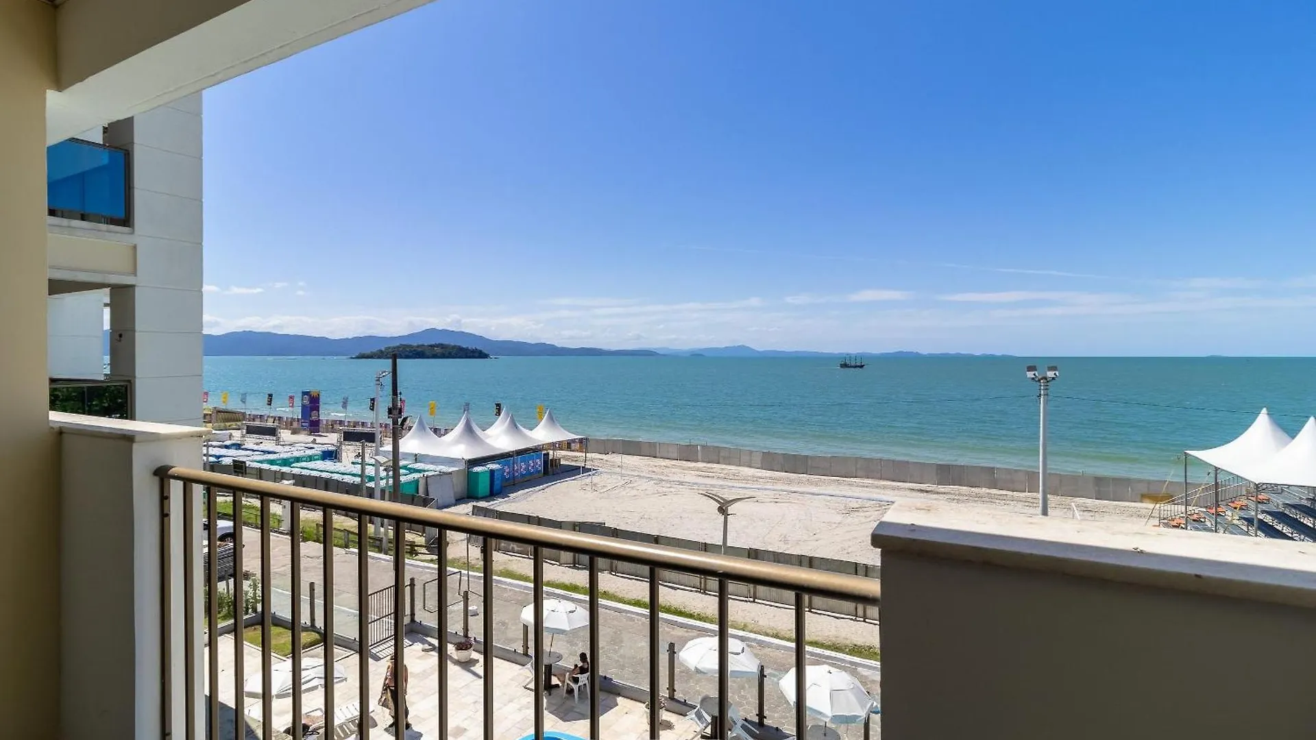 Otimo Apto C/ Piscina E De Frente A Praia Lbm306 Florianópolis 0*,  Brazílie