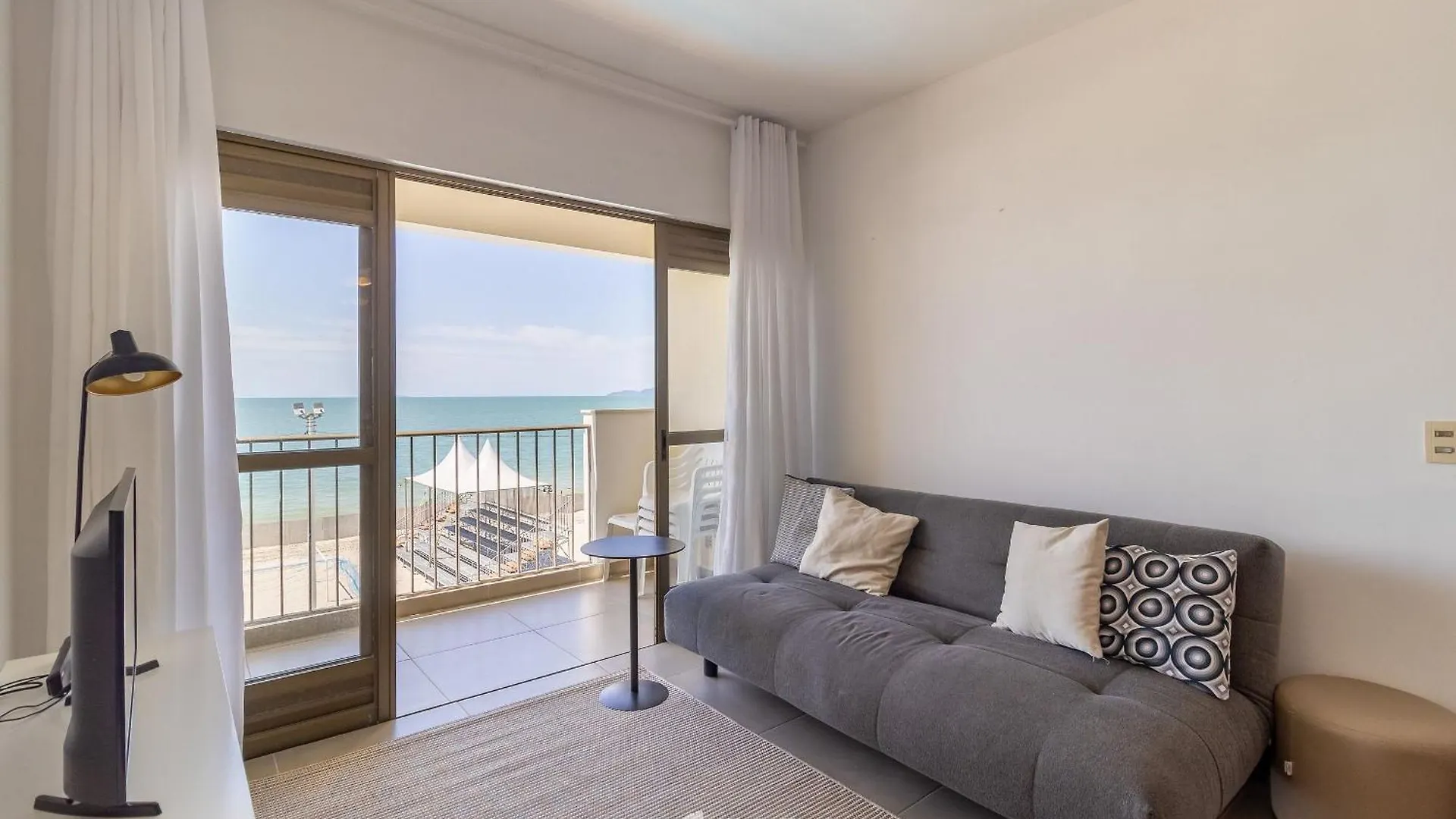 Otimo Apto C/ Piscina E De Frente A Praia Lbm306 Florianópolis Apartmán